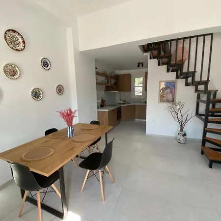 Marlen Pearl Ferienhaus Meyísti